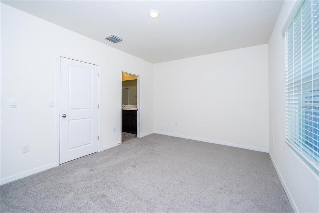 For Rent: $2,200 (3 beds, 2 baths, 1673 Square Feet)