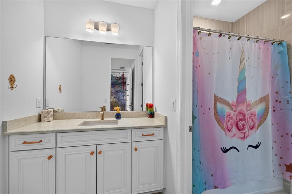 En Venta: $1,200,000 (7 camas, 4 baños, 4823 Pies cuadrados)