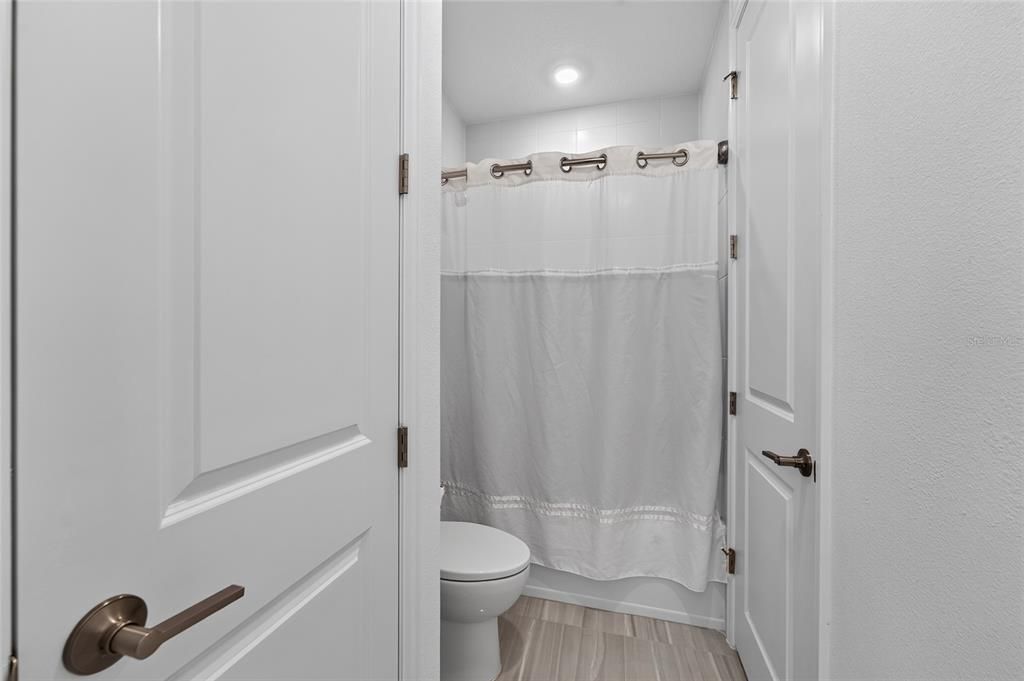 En Venta: $1,200,000 (7 camas, 4 baños, 4823 Pies cuadrados)