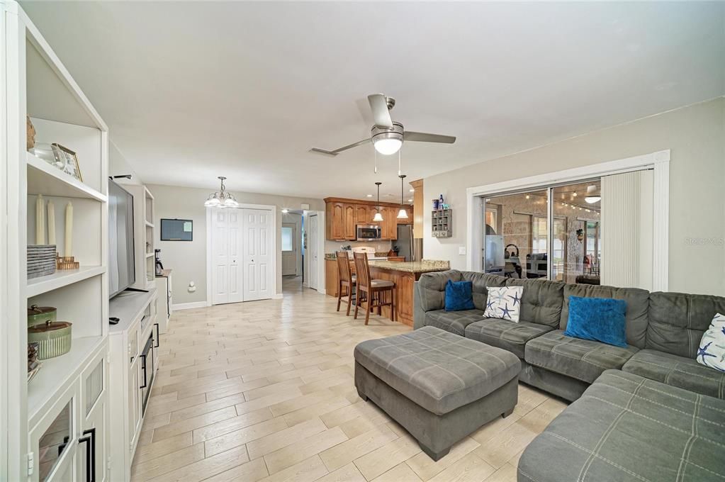 For Sale: $549,500 (4 beds, 2 baths, 1845 Square Feet)