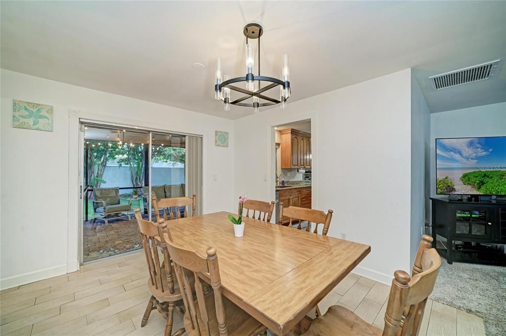 For Sale: $549,500 (4 beds, 2 baths, 1845 Square Feet)