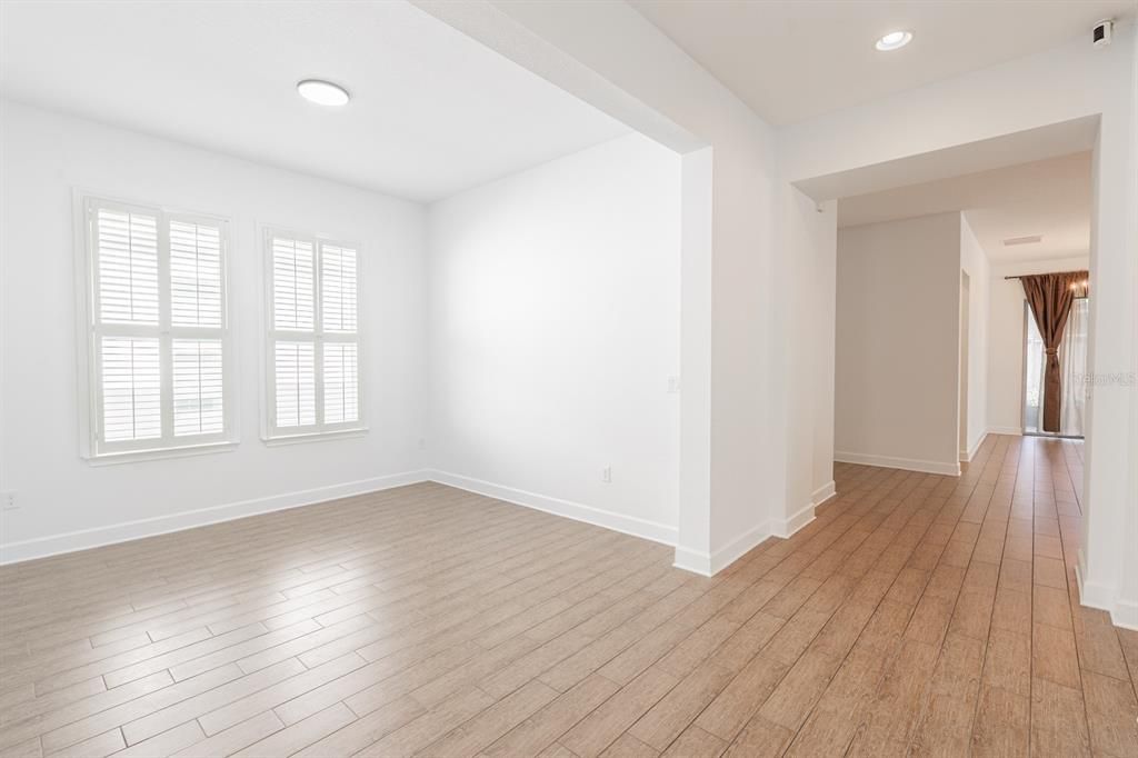 Activo con contrato: $3,000 (3 camas, 3 baños, 2246 Pies cuadrados)