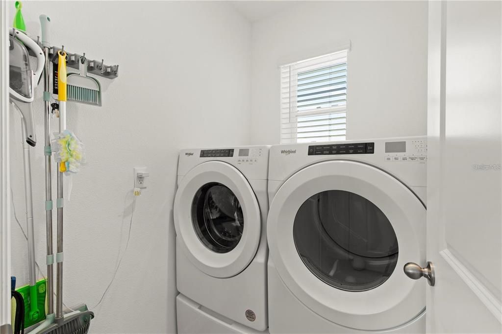 На продажу: $299,900 (3 спален, 2 ванн, 1516 Квадратных фут)