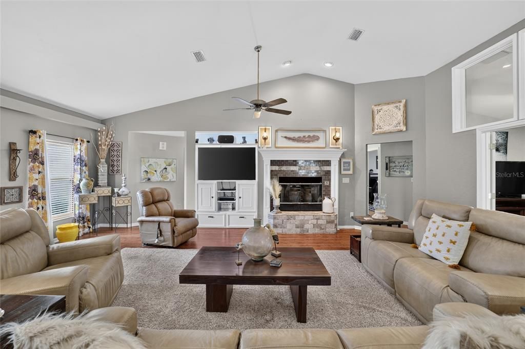 For Sale: $521,700 (3 beds, 2 baths, 2514 Square Feet)