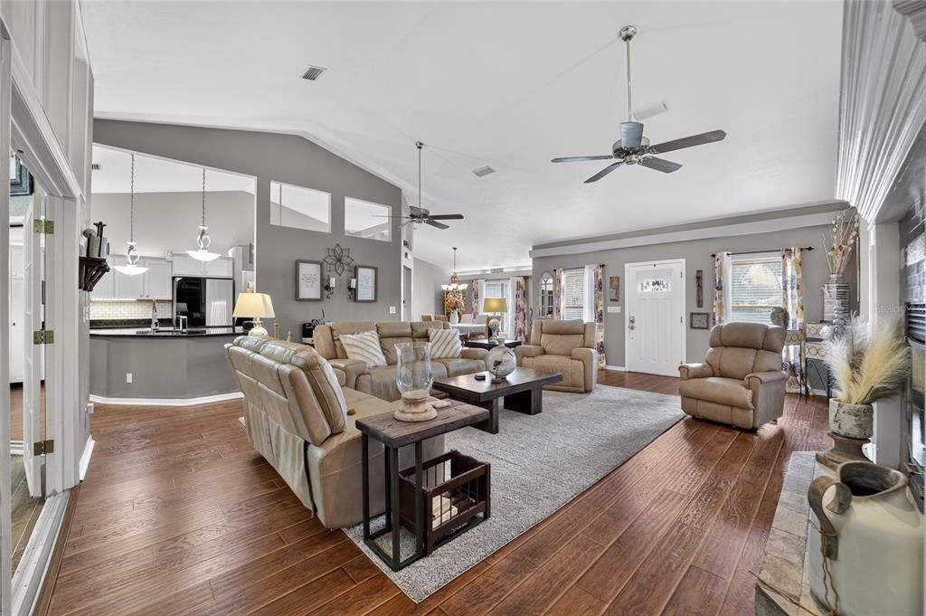 For Sale: $521,700 (3 beds, 2 baths, 2514 Square Feet)