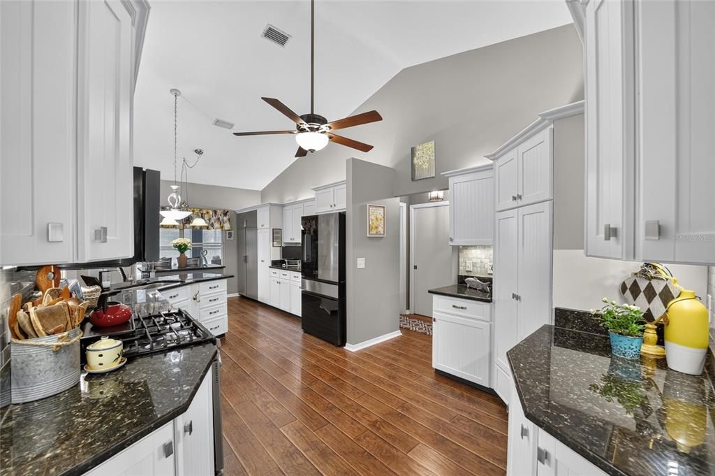 For Sale: $521,700 (3 beds, 2 baths, 2514 Square Feet)