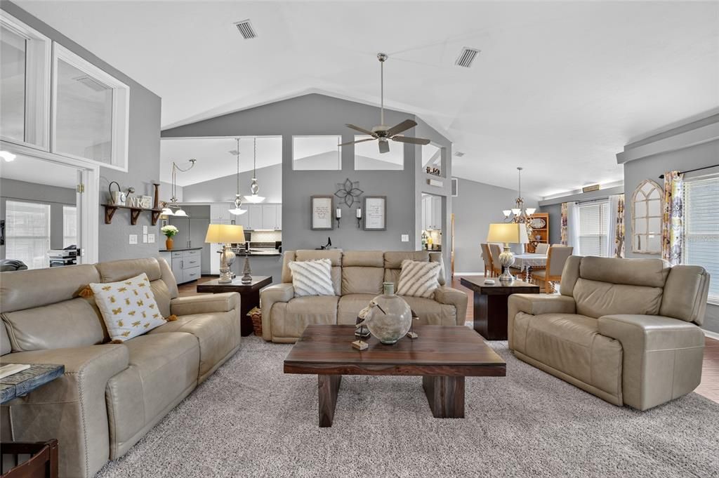 For Sale: $521,700 (3 beds, 2 baths, 2514 Square Feet)