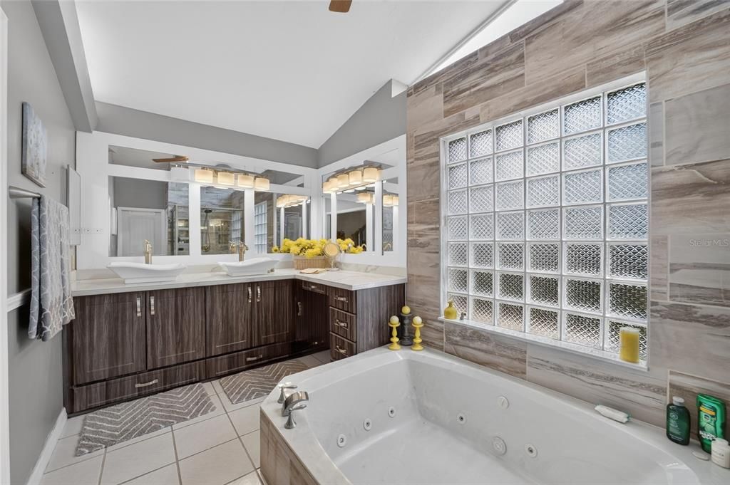 For Sale: $521,700 (3 beds, 2 baths, 2514 Square Feet)