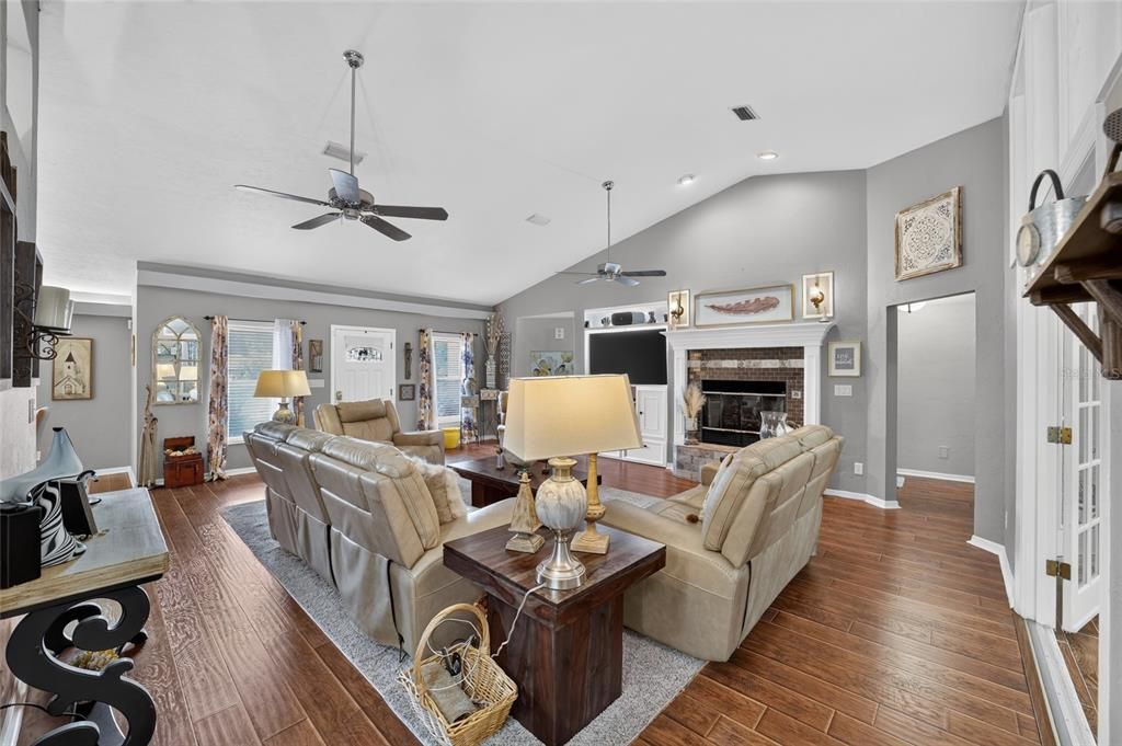 For Sale: $521,700 (3 beds, 2 baths, 2514 Square Feet)