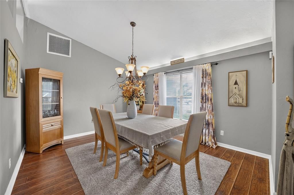 For Sale: $521,700 (3 beds, 2 baths, 2514 Square Feet)