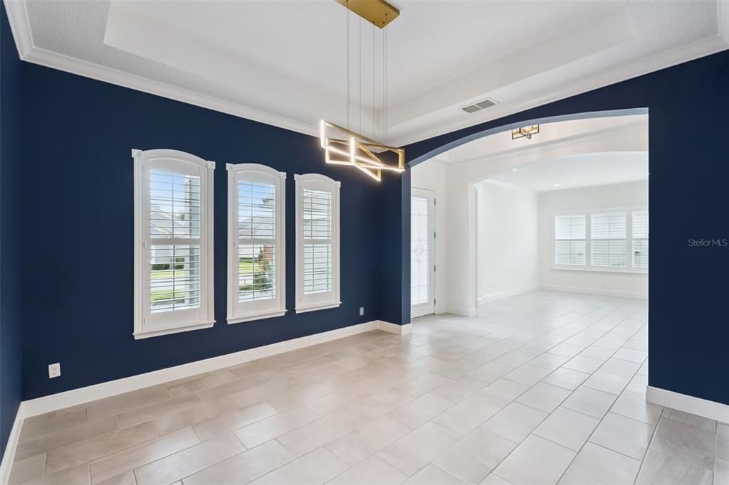 En Venta: $1,385,000 (4 camas, 3 baños, 3350 Pies cuadrados)