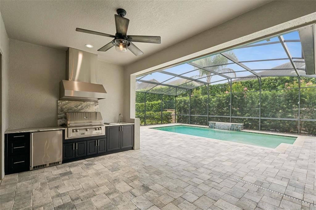 En Venta: $1,385,000 (4 camas, 3 baños, 3350 Pies cuadrados)