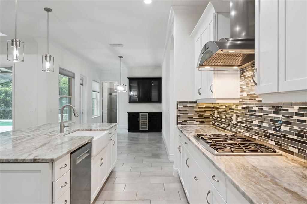 En Venta: $1,385,000 (4 camas, 3 baños, 3350 Pies cuadrados)