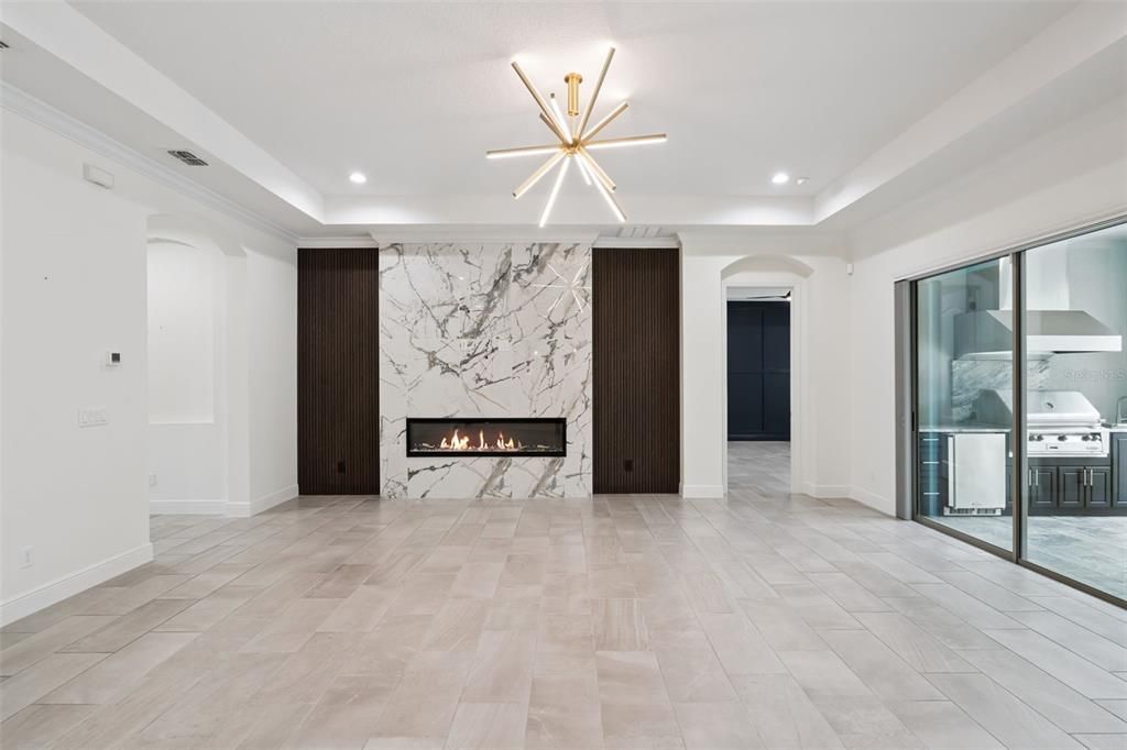En Venta: $1,385,000 (4 camas, 3 baños, 3350 Pies cuadrados)