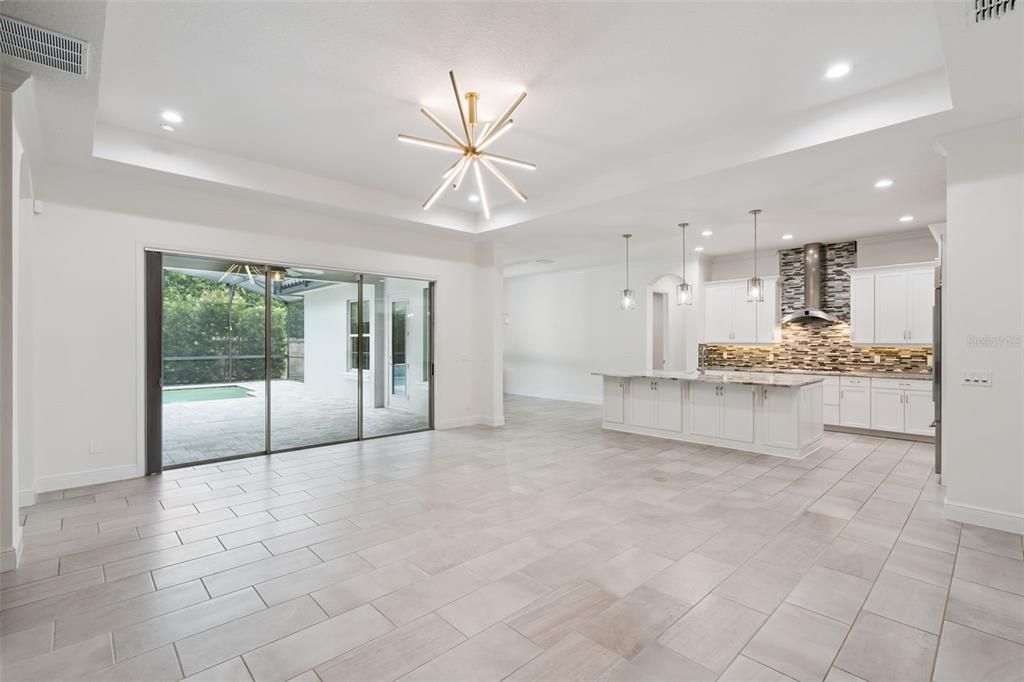 En Venta: $1,385,000 (4 camas, 3 baños, 3350 Pies cuadrados)