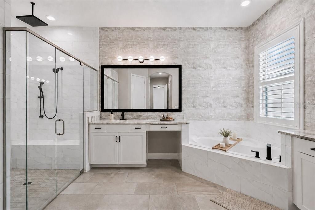 En Venta: $1,385,000 (4 camas, 3 baños, 3350 Pies cuadrados)