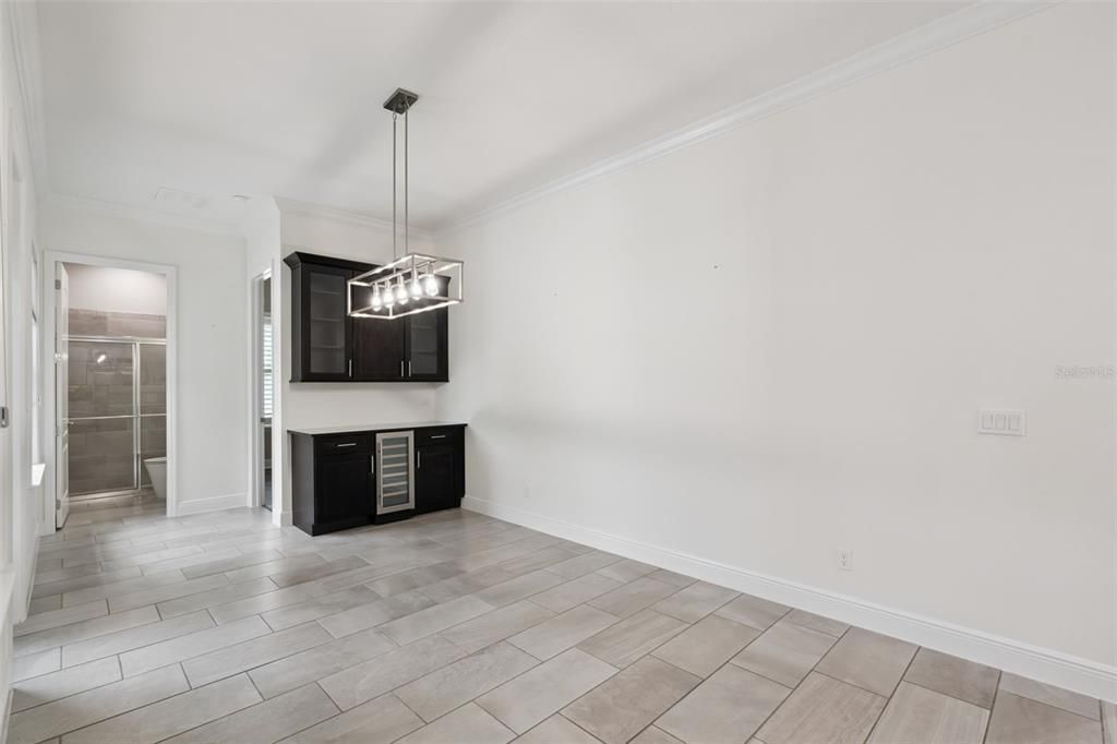 En Venta: $1,385,000 (4 camas, 3 baños, 3350 Pies cuadrados)