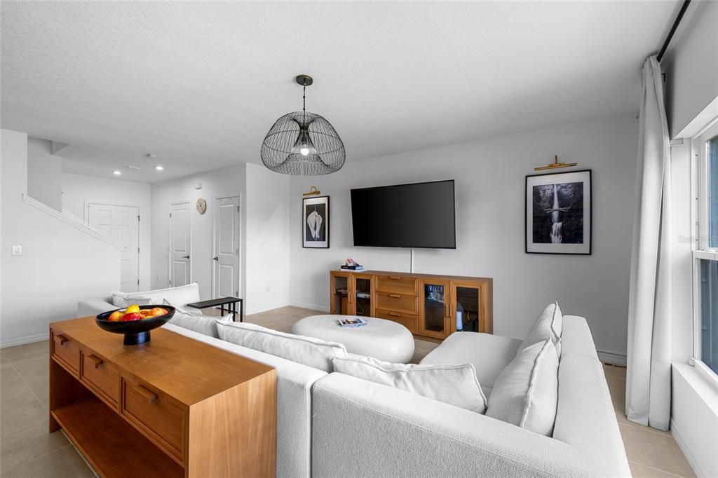 For Sale: $428,000 (3 beds, 2 baths, 1900 Square Feet)