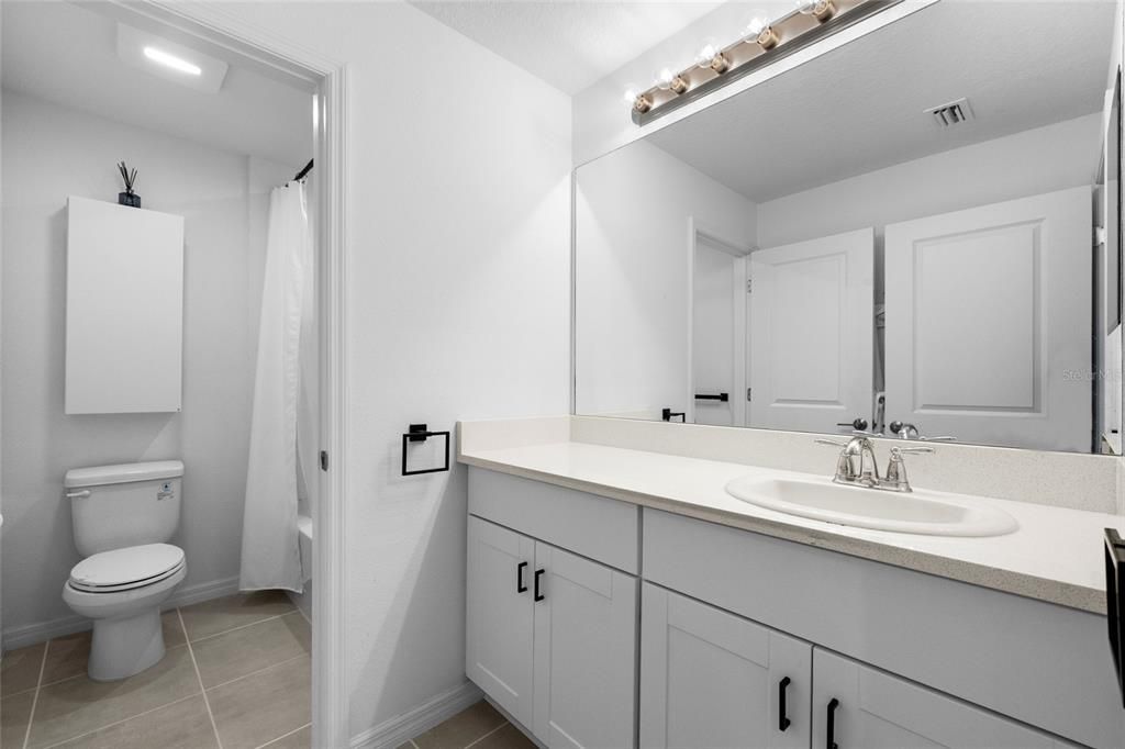 For Sale: $428,000 (3 beds, 2 baths, 1900 Square Feet)
