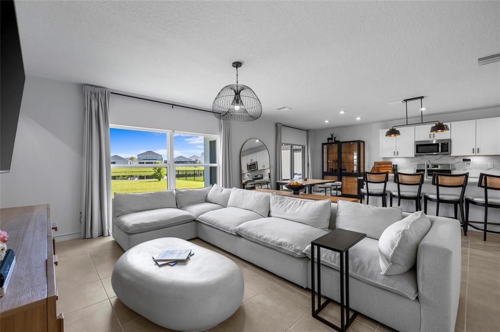 For Sale: $428,000 (3 beds, 2 baths, 1900 Square Feet)