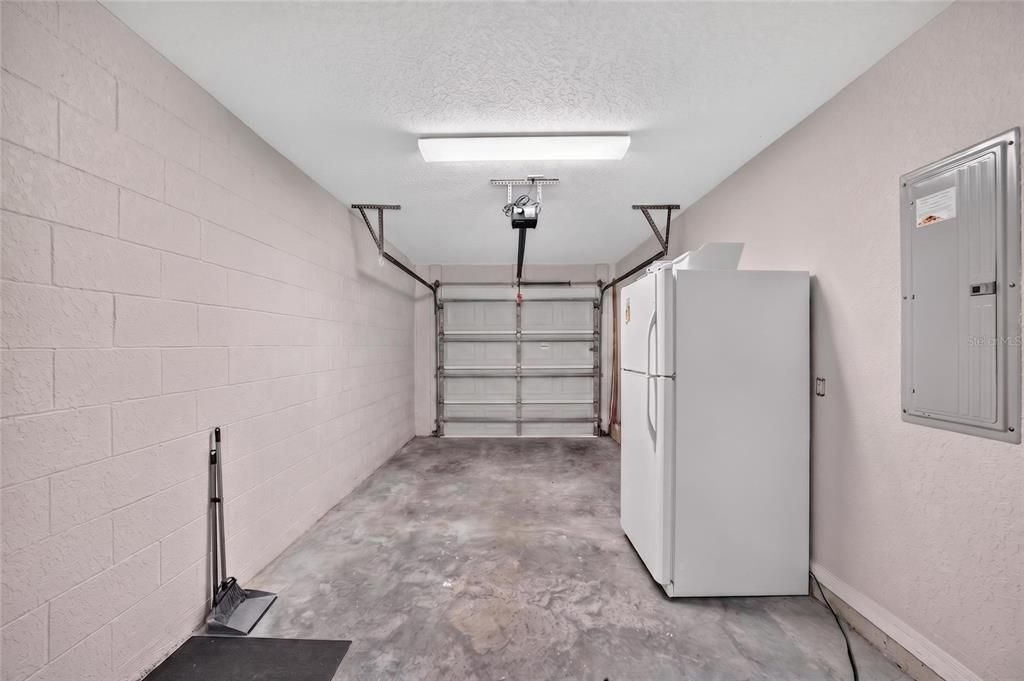 For Sale: $225,000 (2 beds, 2 baths, 1118 Square Feet)