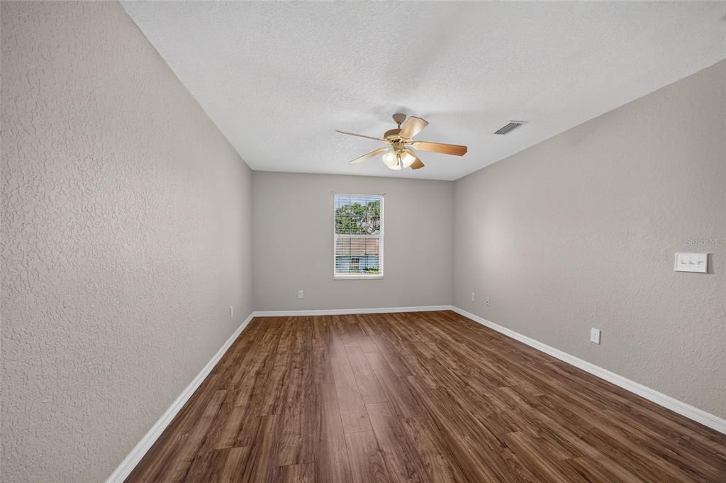 For Sale: $225,000 (2 beds, 2 baths, 1118 Square Feet)