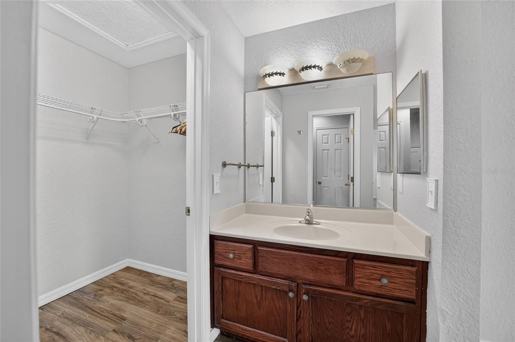 For Sale: $225,000 (2 beds, 2 baths, 1118 Square Feet)