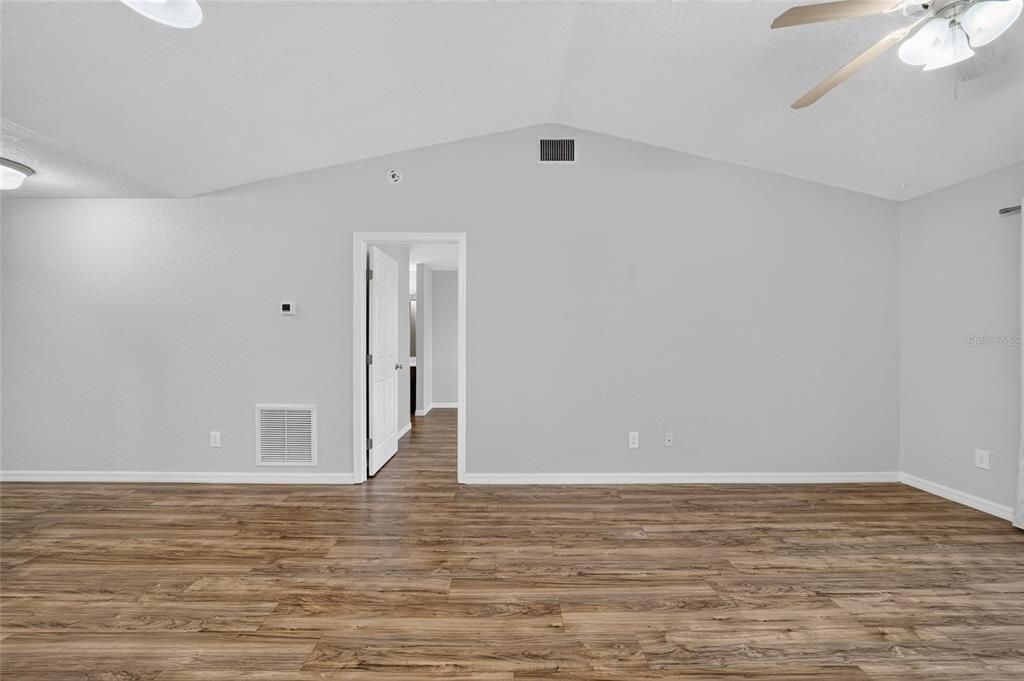 For Sale: $225,000 (2 beds, 2 baths, 1118 Square Feet)