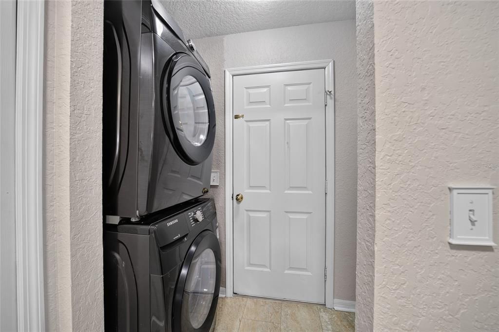 For Sale: $225,000 (2 beds, 2 baths, 1118 Square Feet)