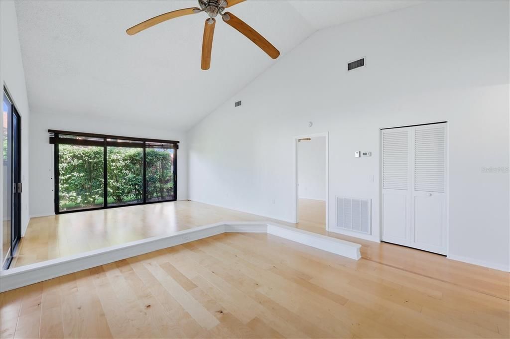 En Venta: $250,000 (2 camas, 2 baños, 1263 Pies cuadrados)