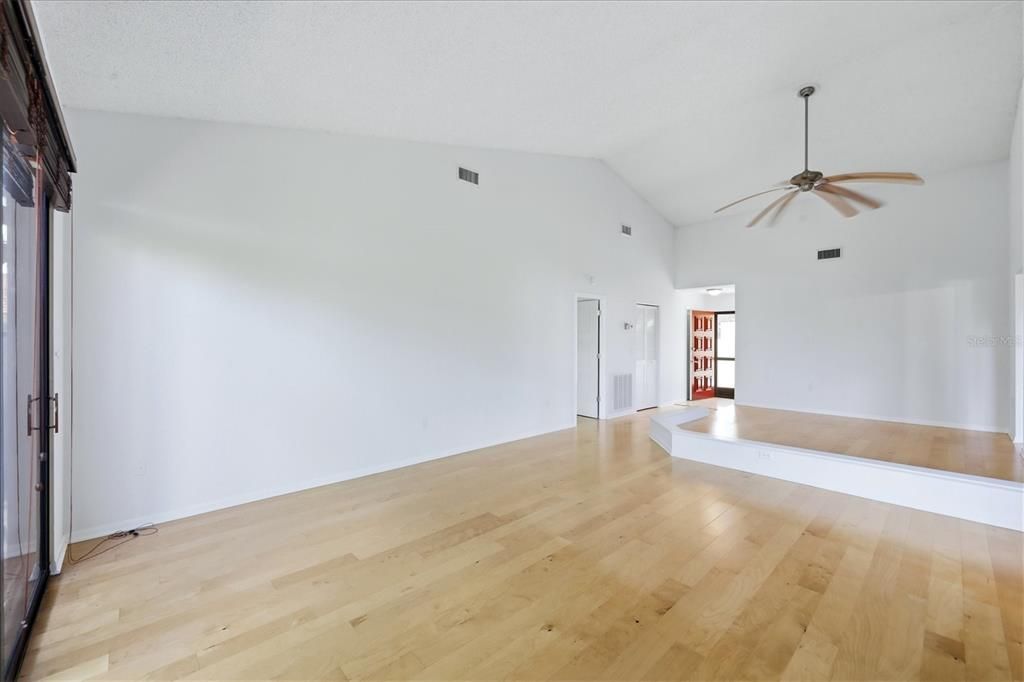 En Venta: $250,000 (2 camas, 2 baños, 1263 Pies cuadrados)