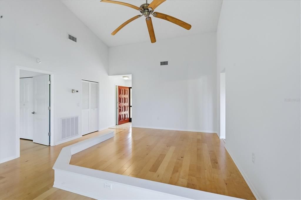 En Venta: $250,000 (2 camas, 2 baños, 1263 Pies cuadrados)