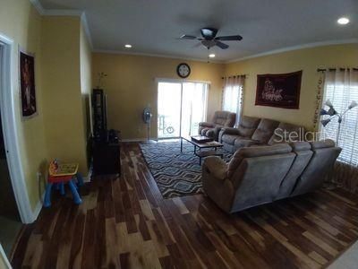 For Rent: $2,850 (3 beds, 2 baths, 1851 Square Feet)