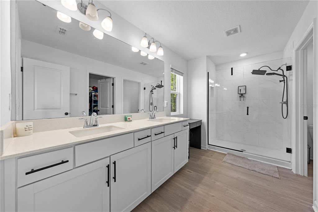 For Sale: $500,000 (4 beds, 3 baths, 2611 Square Feet)