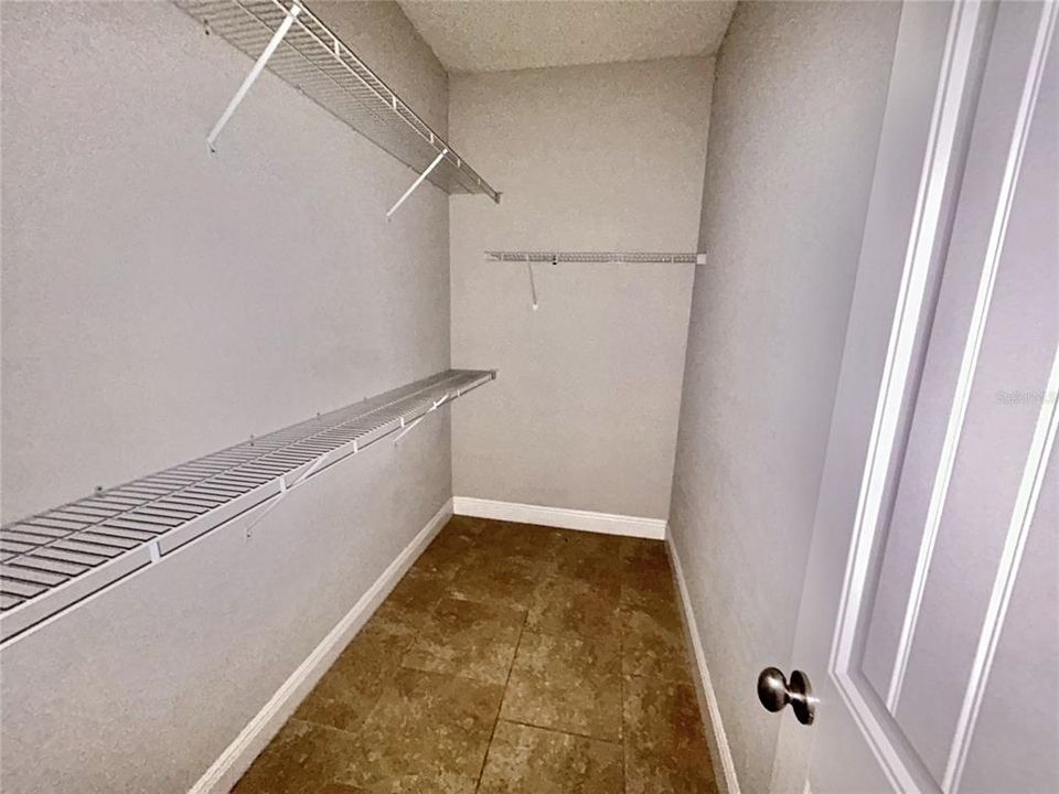 В аренду: $2,845 (6 спален, 4 ванн, 2723 Квадратных фут)