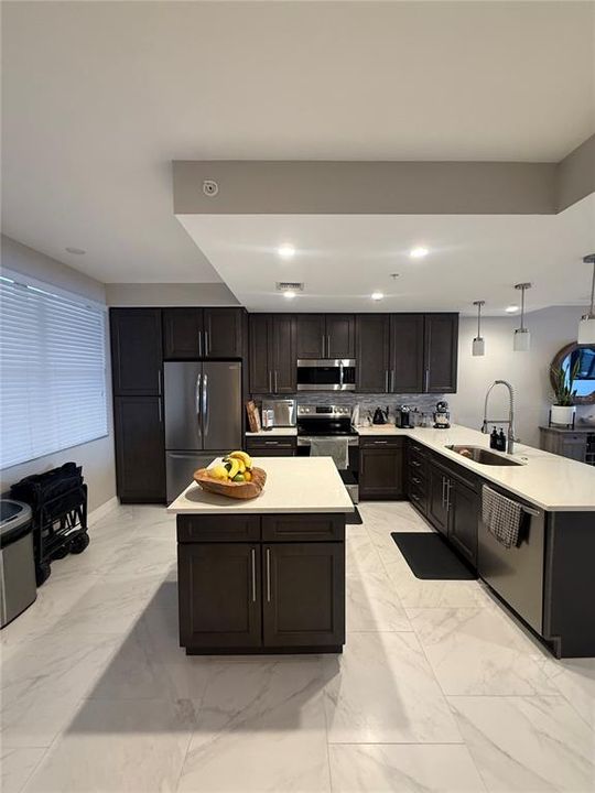 En Venta: $375,000 (2 camas, 2 baños, 1402 Pies cuadrados)