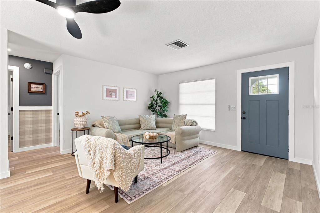 For Sale: $309,000 (3 beds, 2 baths, 1114 Square Feet)