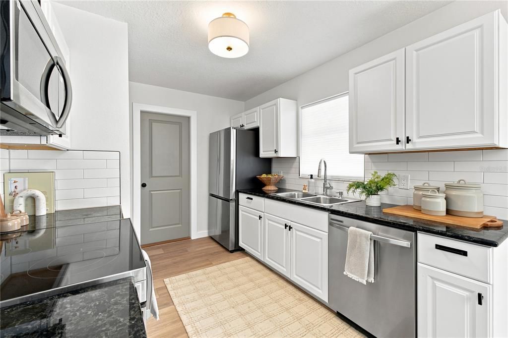 For Sale: $309,000 (3 beds, 2 baths, 1114 Square Feet)