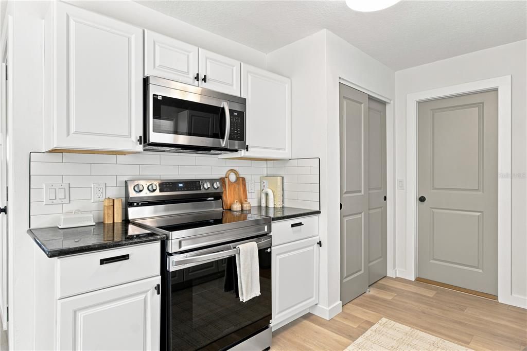 For Sale: $309,000 (3 beds, 2 baths, 1114 Square Feet)