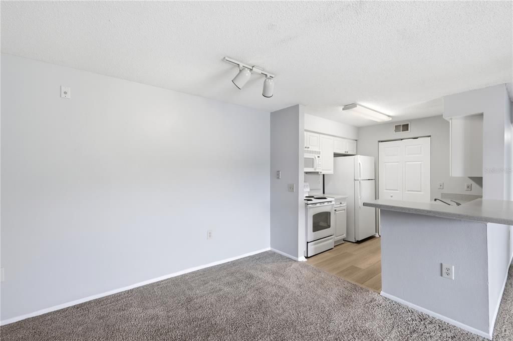 En Venta: $195,000 (2 camas, 2 baños, 1103 Pies cuadrados)