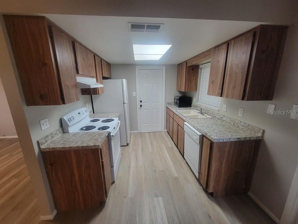 В аренду: $1,600 (2 спален, 1 ванн, 872 Квадратных фут)