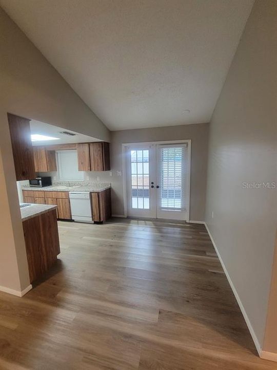 В аренду: $1,600 (2 спален, 1 ванн, 872 Квадратных фут)