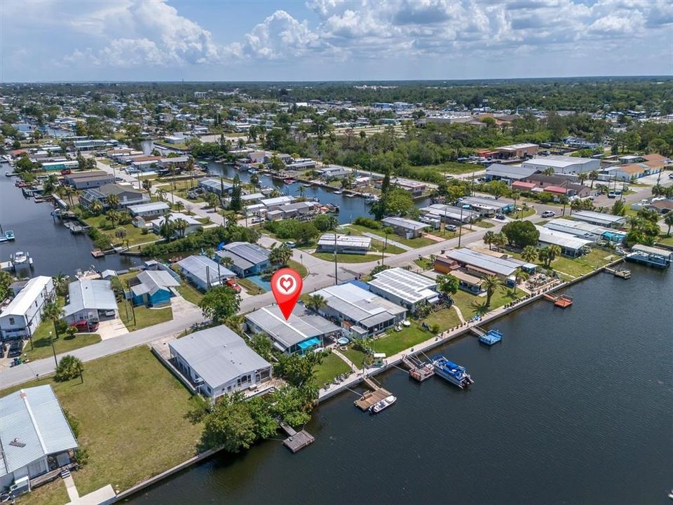 На продажу: $289,900 (2 спален, 2 ванн, 1056 Квадратных фут)