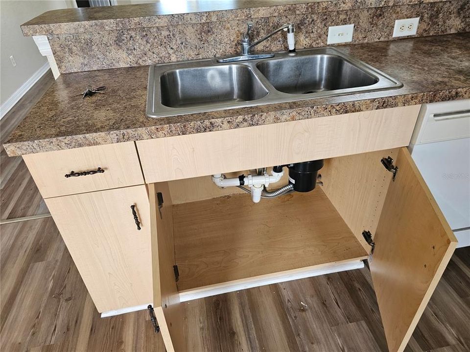 В аренду: $1,450 (2 спален, 2 ванн, 981 Квадратных фут)