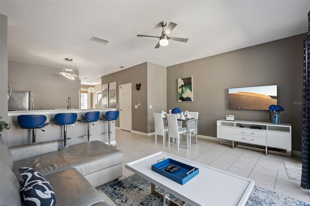 En Venta: $419,000 (3 camas, 3 baños, 1440 Pies cuadrados)