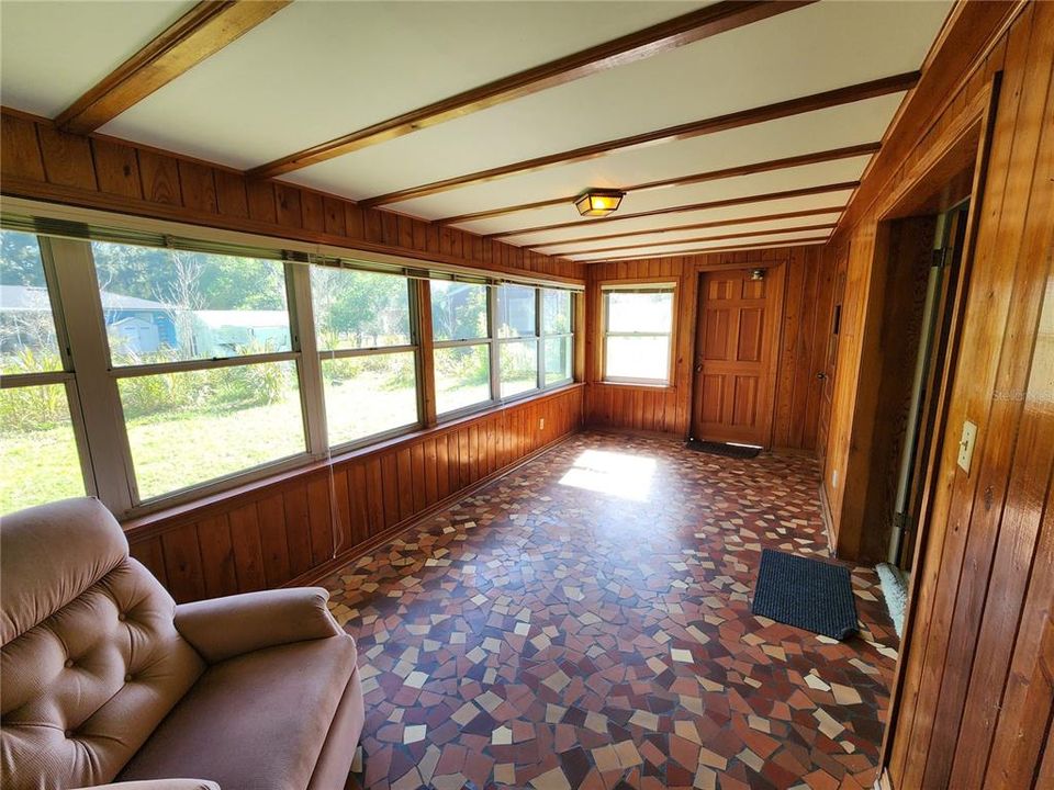 For Sale: $229,000 (3 beds, 1 baths, 1365 Square Feet)