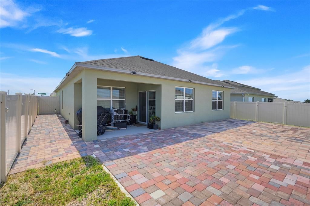 En Venta: $325,000 (3 camas, 2 baños, 1725 Pies cuadrados)