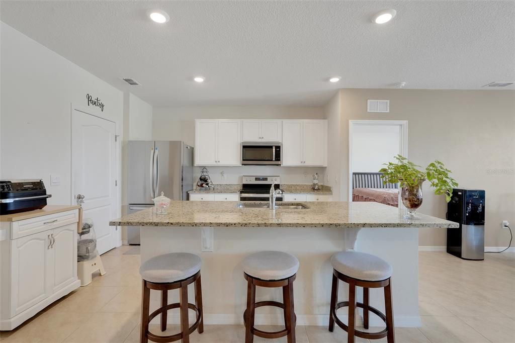 En Venta: $325,000 (3 camas, 2 baños, 1725 Pies cuadrados)