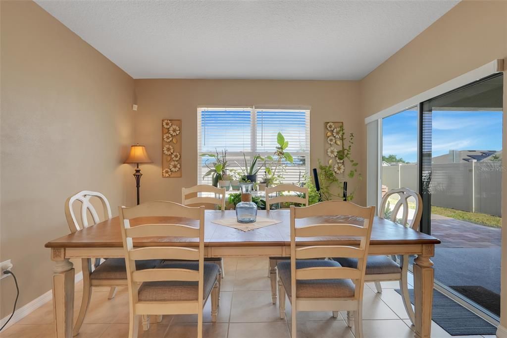 En Venta: $325,000 (3 camas, 2 baños, 1725 Pies cuadrados)