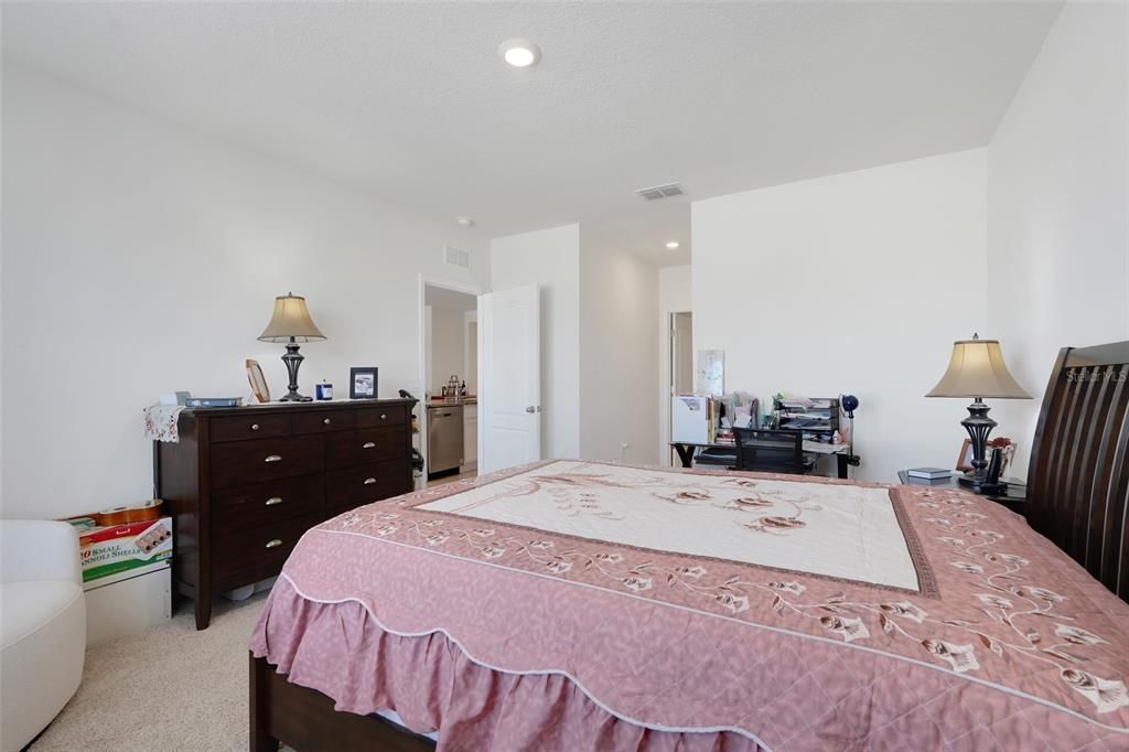 En Venta: $325,000 (3 camas, 2 baños, 1725 Pies cuadrados)